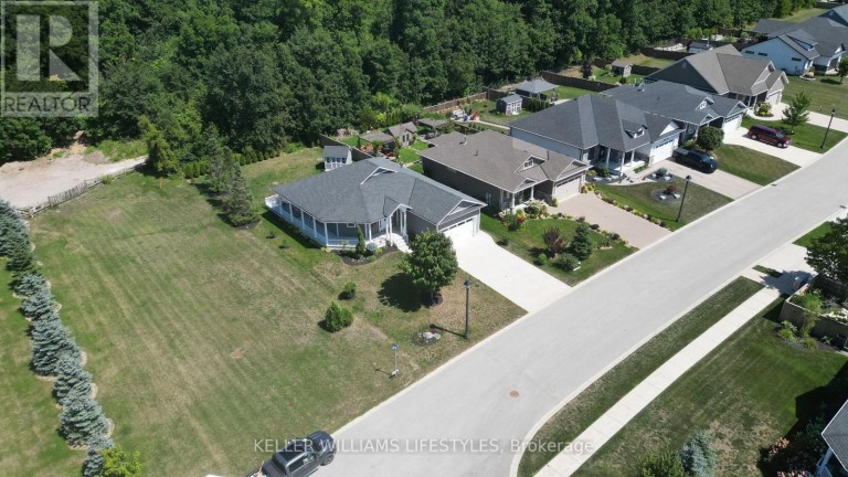 51 DEERFIELD ROAD, Lambton Shores (Grand Bend), Ontario, N0M1T0