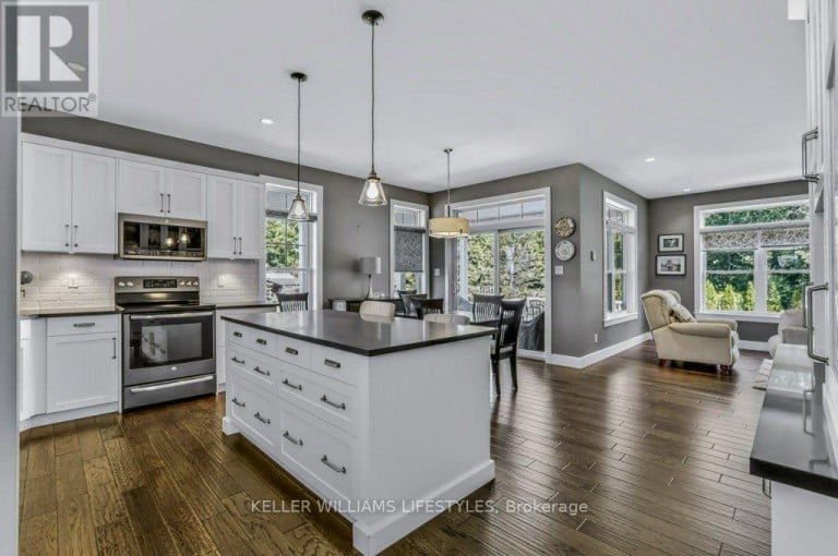 51 DEERFIELD ROAD, Lambton Shores (Grand Bend), Ontario, N0M1T0