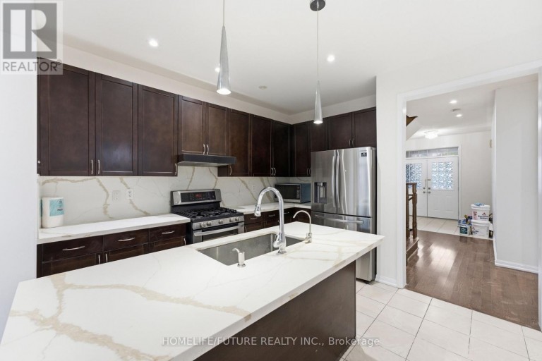 7 BEVERTON CRESCENT, Ajax (Northwest Ajax), Ontario, L1T0L8