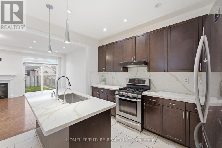 7 BEVERTON CRESCENT, Ajax (Northwest Ajax), Ontario, L1T0L8