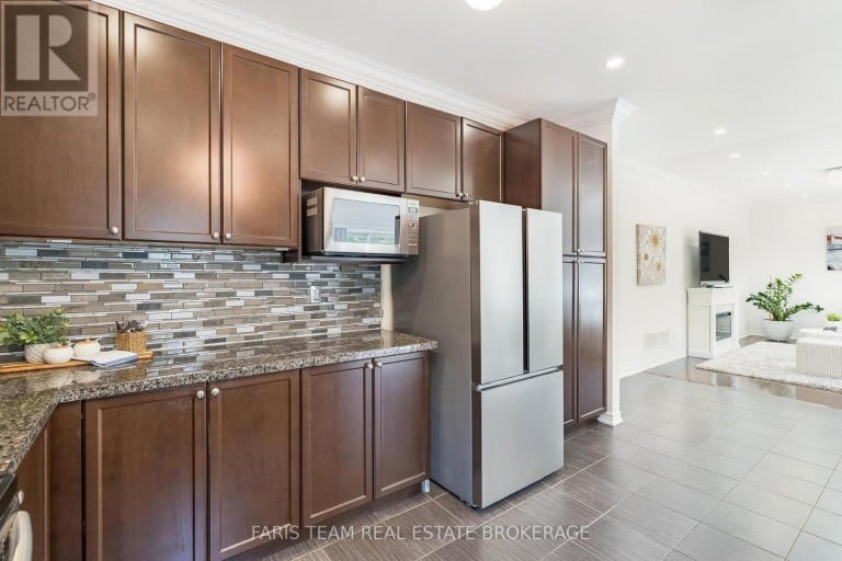 787 FREEMONT COURT, Innisfil (Alcona), Ontario, L9S0K4
