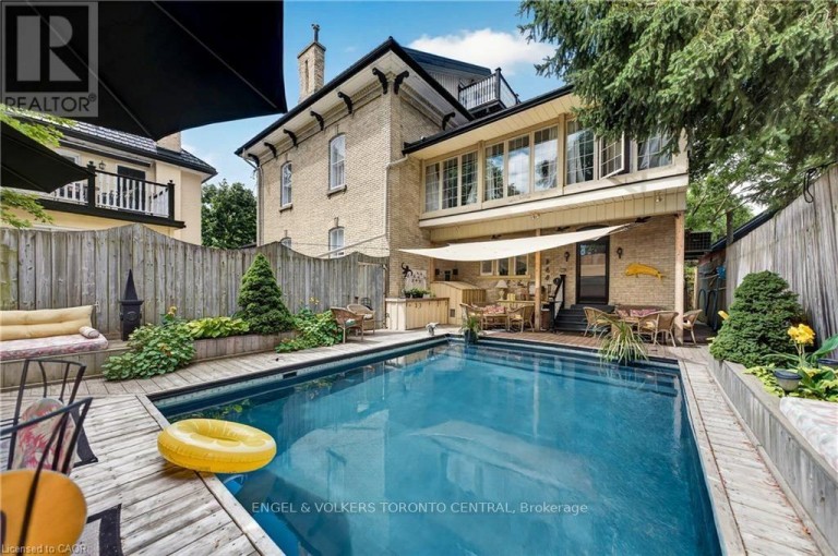 100 BRUNSWICK STREET, Stratford, Ontario, N5A3M1