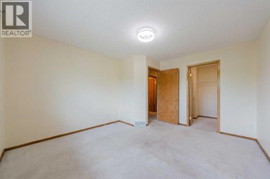 88 Country Hills Villas NW Calgary Alberta photo 12