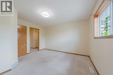 88 Country Hills Villas NW Calgary Alberta photo 13