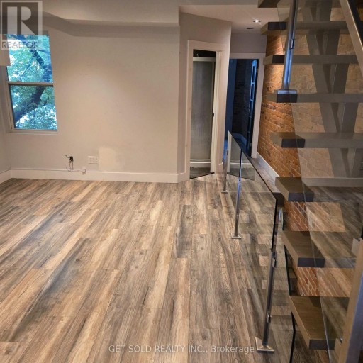 348 DUPONT STREET, Toronto (Annex), Ontario, M5R1V9