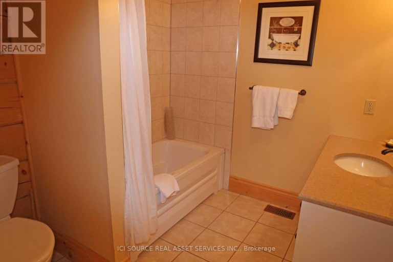 1016 TWIN PINE LANE, Frontenac (Frontenac North), Ontario, K0H1K0