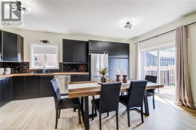 210 HAWKSWOOD Drive Kitchener Ontario photo 10