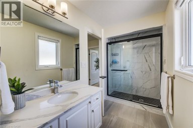 210 HAWKSWOOD Drive Kitchener Ontario photo 16