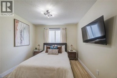 210 HAWKSWOOD Drive Kitchener Ontario photo 18
