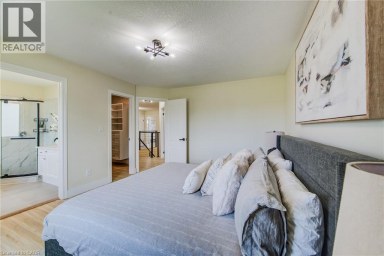 210 HAWKSWOOD Drive Kitchener Ontario photo 20