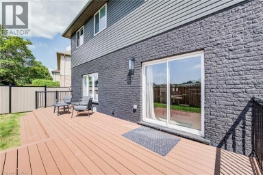210 HAWKSWOOD Drive Kitchener Ontario photo 25