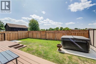 210 HAWKSWOOD Drive Kitchener Ontario photo 27