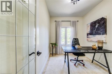 210 HAWKSWOOD Drive Kitchener Ontario photo 5