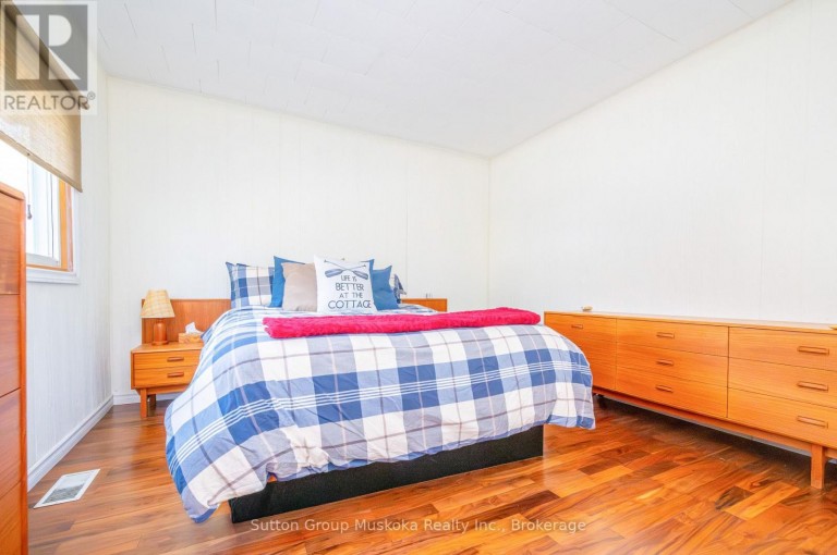 562 AND 568 EAST WASEOSA LAKE ROAD, Huntsville (Chaffey), Ontario, P1H2J4