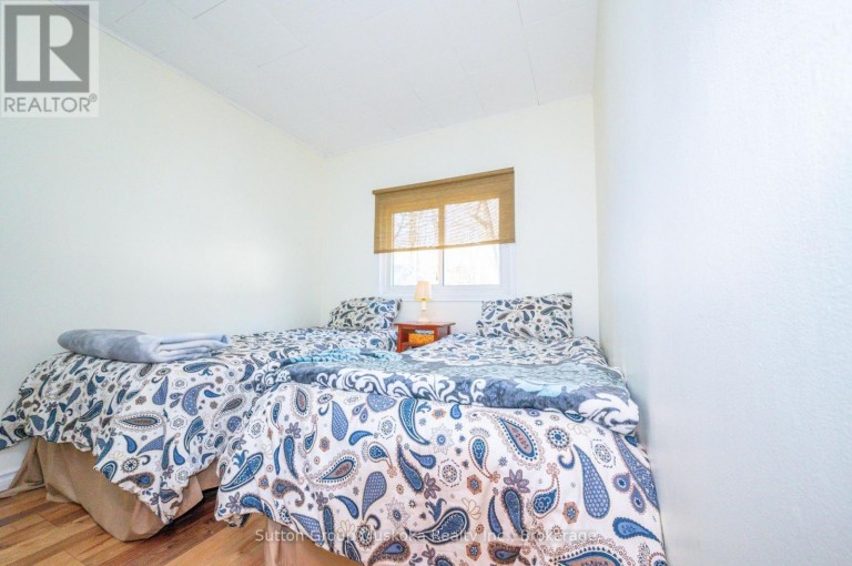 562 AND 568 EAST WASEOSA LAKE ROAD, Huntsville (Chaffey), Ontario, P1H2J4