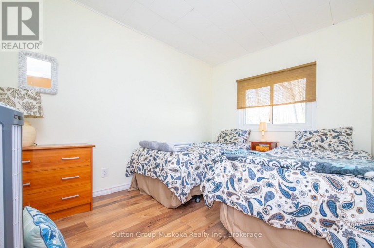 562 AND 568 EAST WASEOSA LAKE ROAD, Huntsville (Chaffey), Ontario, P1H2J4