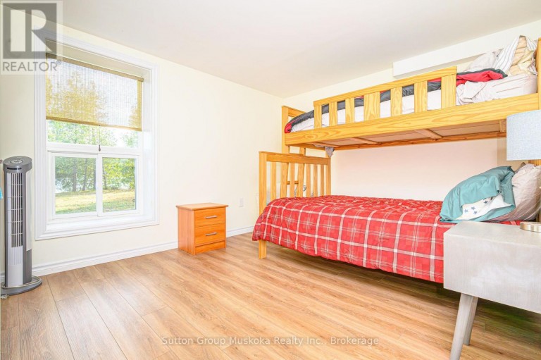 562 AND 568 EAST WASEOSA LAKE ROAD, Huntsville (Chaffey), Ontario, P1H2J4