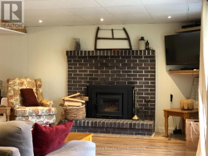 562 AND 568 EAST WASEOSA LAKE ROAD, Huntsville (Chaffey), Ontario, P1H2J4