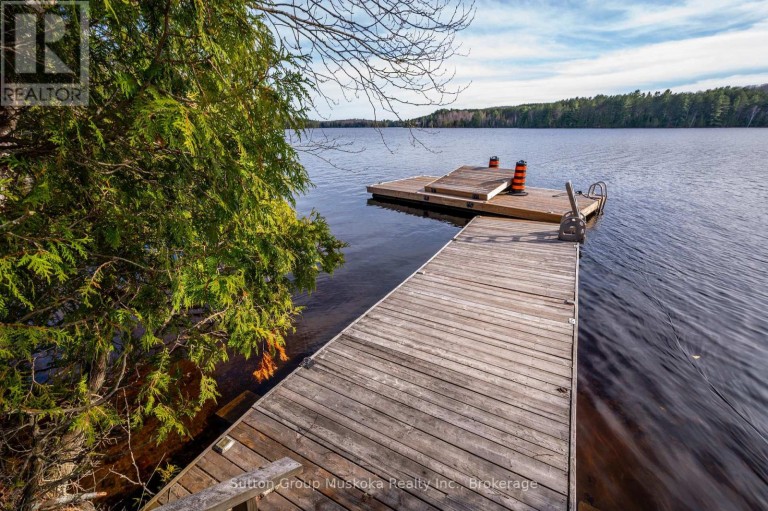 562 AND 568 EAST WASEOSA LAKE ROAD, Huntsville (Chaffey), Ontario, P1H2J4