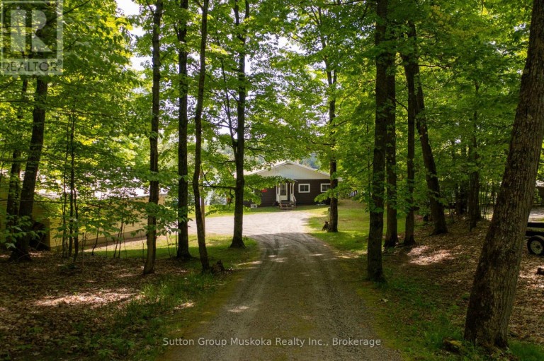 562 AND 568 EAST WASEOSA LAKE ROAD, Huntsville (Chaffey), Ontario, P1H2J4