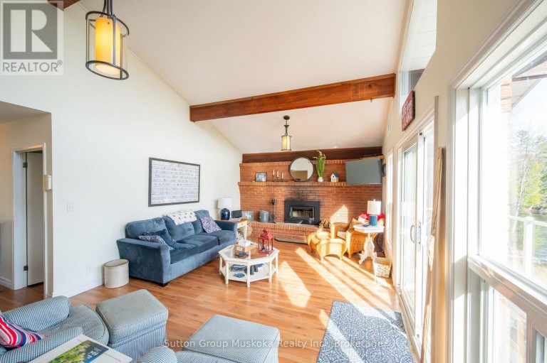 562 AND 568 EAST WASEOSA LAKE ROAD, Huntsville (Chaffey), Ontario, P1H2J4