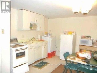 198 WATERLOO AVENUE Toronto (Bathurst Manor) Ontario photo 11