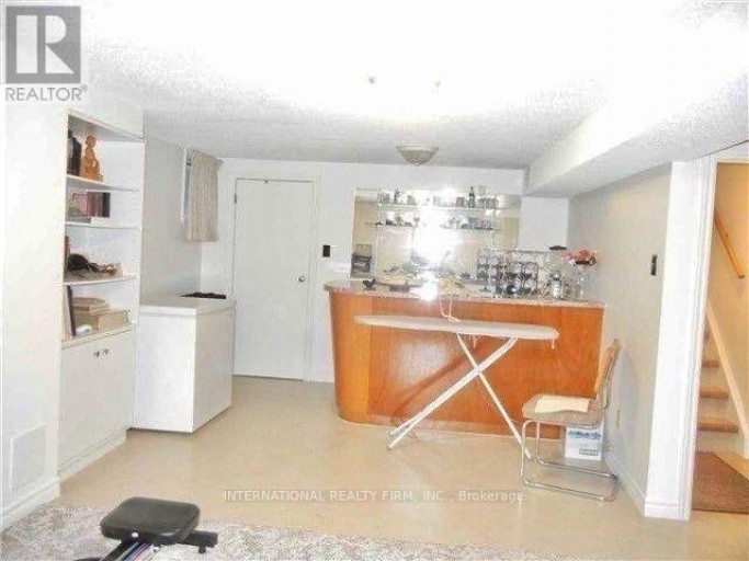 198 WATERLOO AVENUE, Toronto (Bathurst Manor), Ontario, M3H3Z2