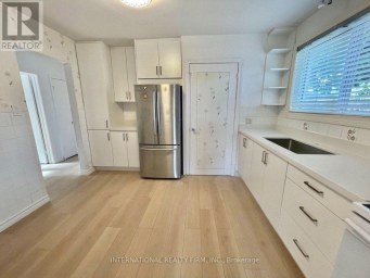 198 WATERLOO AVENUE Toronto (Bathurst Manor) Ontario photo 4