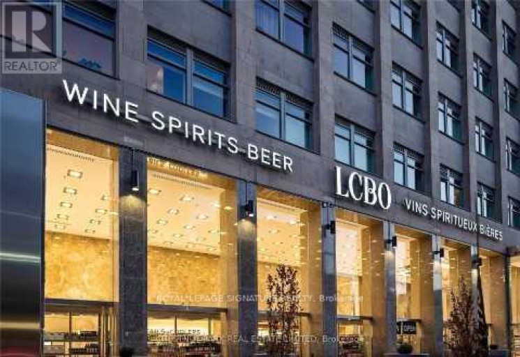 802 - 111 ST CLAIR AVENUE W, Toronto (Yonge-St. Clair), Ontario, M4V1N5