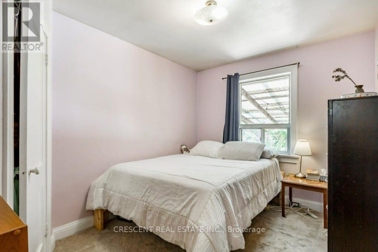 982 BRIAR HILL AVENUE, Toronto (Briar Hill-Belgravia), Ontario, M6B1M3