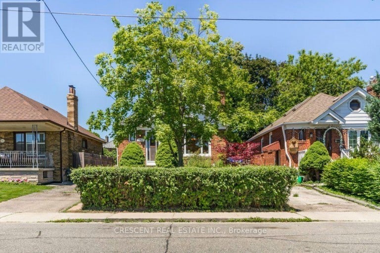 982 BRIAR HILL AVENUE, Toronto (Briar Hill-Belgravia), Ontario, M6B1M3