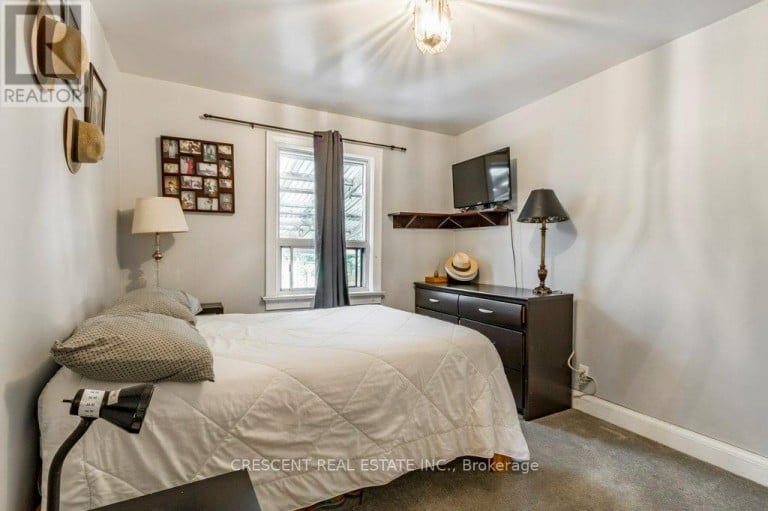 982 BRIAR HILL AVENUE, Toronto (Briar Hill-Belgravia), Ontario, M6B1M3
