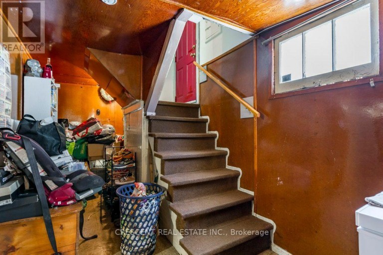 982 BRIAR HILL AVENUE, Toronto (Briar Hill-Belgravia), Ontario, M6B1M3