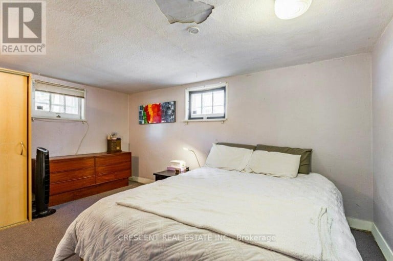 982 BRIAR HILL AVENUE, Toronto (Briar Hill-Belgravia), Ontario, M6B1M3