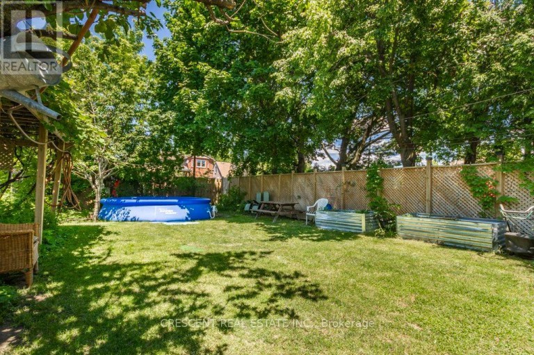 982 BRIAR HILL AVENUE, Toronto (Briar Hill-Belgravia), Ontario, M6B1M3