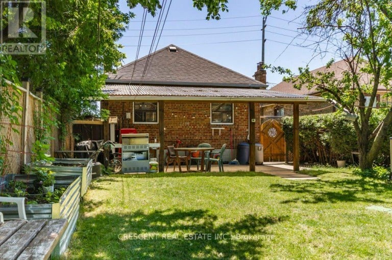 982 BRIAR HILL AVENUE, Toronto (Briar Hill-Belgravia), Ontario, M6B1M3