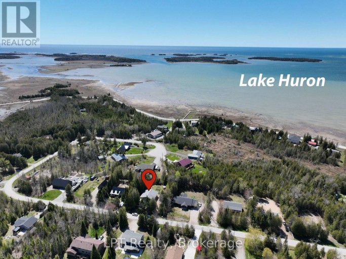 42 WILLIAM COURT, South Bruce Peninsula, Ontario, N0H2T0
