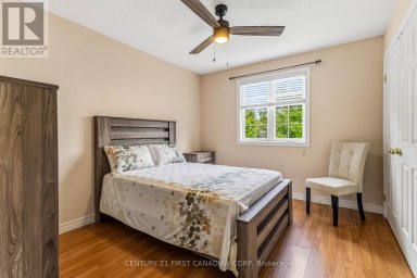 1223 THORNLEY STREET London South (South L) Ontario photo 31