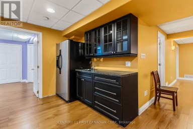 1223 THORNLEY STREET London South (South L) Ontario photo 38