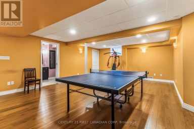 1223 THORNLEY STREET London South (South L) Ontario photo 41
