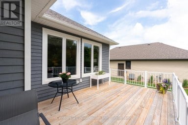 401 ALGOMA CRESCENT Georgian Bluffs Ontario photo 40