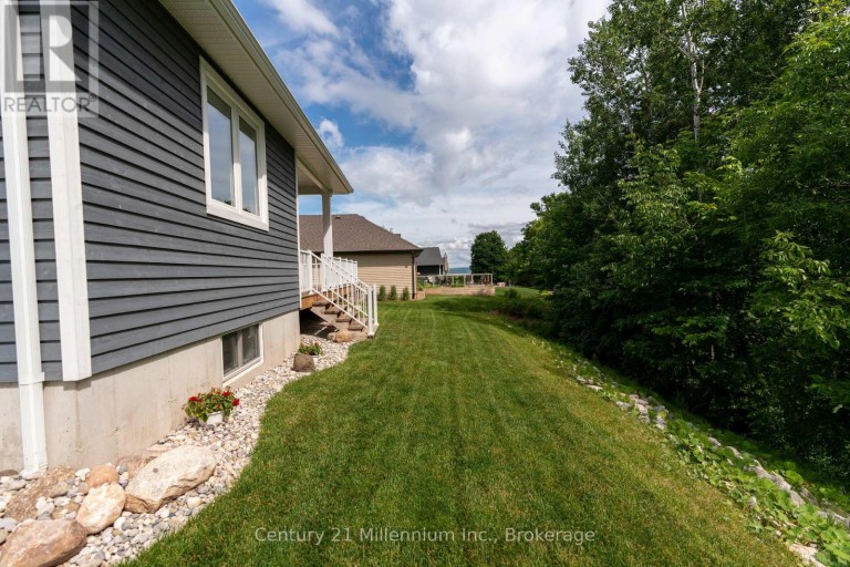 401 ALGOMA CRESCENT, Georgian Bluffs, Ontario, N0H1S0