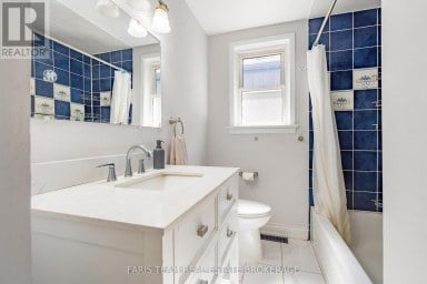136 ORIOLE DRIVE East Gwillimbury (Holland Landing) Ontario photo 19