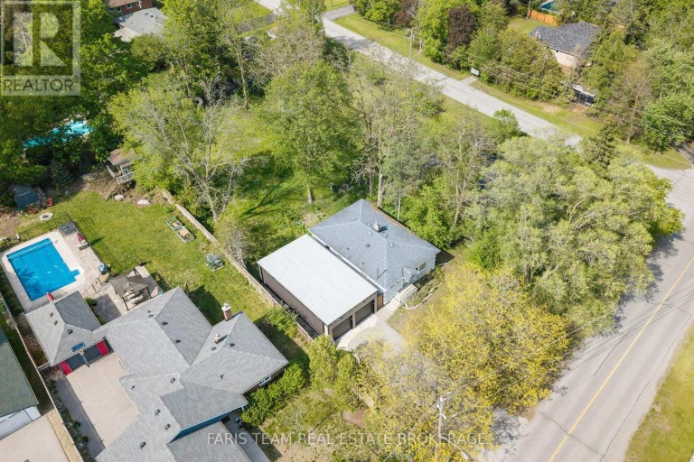 136 ORIOLE DRIVE, East Gwillimbury (Holland Landing), Ontario, L9N1G9