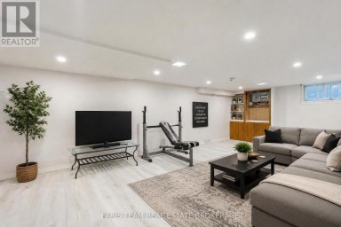 136 ORIOLE DRIVE East Gwillimbury (Holland Landing) Ontario photo 25