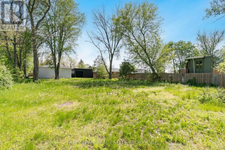 136 ORIOLE DRIVE, East Gwillimbury (Holland Landing), Ontario, L9N1G9