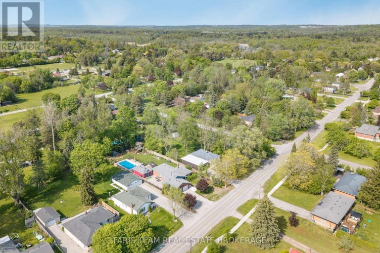 136 ORIOLE DRIVE, East Gwillimbury (Holland Landing), Ontario, L9N1G9