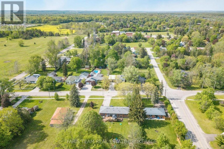136 ORIOLE DRIVE, East Gwillimbury (Holland Landing), Ontario, L9N1G9