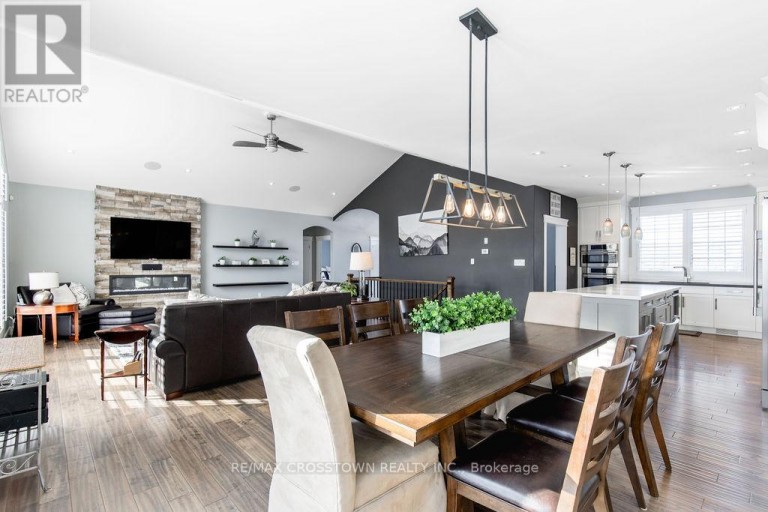 25 MENNILL DRIVE, Springwater (Snow Valley), Ontario, L0L1Y3