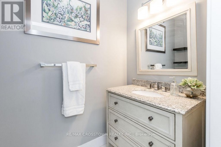 25 MENNILL DRIVE, Springwater (Snow Valley), Ontario, L0L1Y3